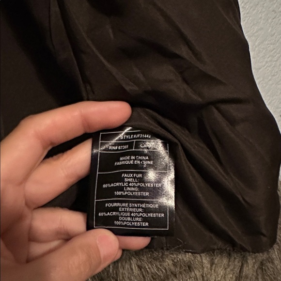 JACK by BB Dakota Faux Fur Vest - Picture 5 of 6